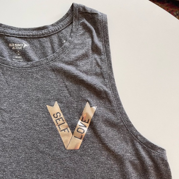 Old Navy Gray Tank Top - Picture 2 of 5
